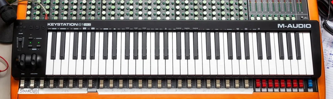 依然是最值得购买的简约派MIDI键盘 (3).jpg